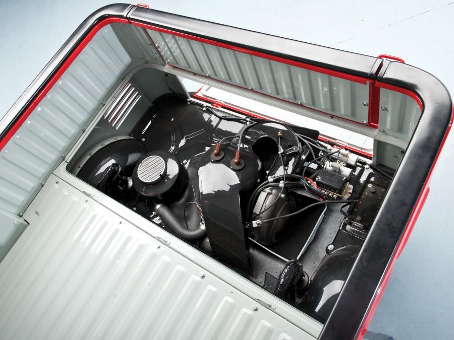 Моторный отсек Goggomobil TL 400 Transporter Pickup 1956 года  (фото 4 из 6)